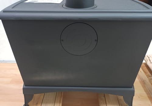 Pourquoi Choisir la Poêle à Bois en Fonte Koza K9 de Kratki ? - Pourquoi Choisir la Poêle à Bois en Fonte Koza K9 de Kratki ?Lorsqu'il s'agit de choisir un poêle à bois pour notre maison, nous cherchons avant tout efficacité, durabilité et esthétisme. La poêle à bois en fonte Koza K9 de Kratki coche toutes ces cases et bien plus encore. Soyons honnêtes, qui ne rêve pas de longues soirées d'hiver passées au coin du feu, admirant les flammes dansantes à travers une grande vitre en céramique? Avec une puissance de chauffage impressionnante et une fonte robuste, le Koza K9 assure non seulement une chaleur homogène, mais également une durée de vie prolongée. De plus, son design élégant se marie parfaitement avec tout type d’intérieur, ajoutant une touche de charme rustique mais moderne. Franchement, en termes de rapport qualité-prix, difficile de trouver mieux. Alors, pourquoi hésiter? Granuleshop Pourquoi Choisir la Poêle à Bois en Fonte Koza K9 de Kratki ?